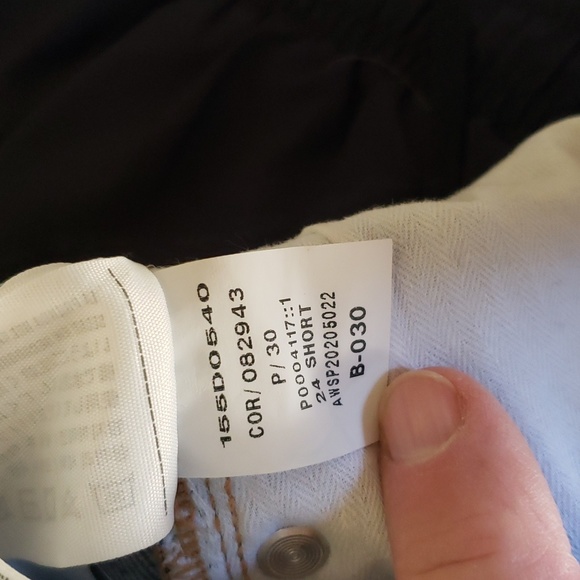 High Rise Mom Jeans - Picture 5 of 8